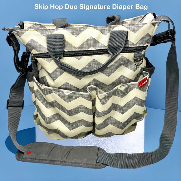 SKIP HOP Gray Chevron Diaper‎ Messenger Duo Signature Bag Tote Stroller Shoulder - Picture 1 of 11